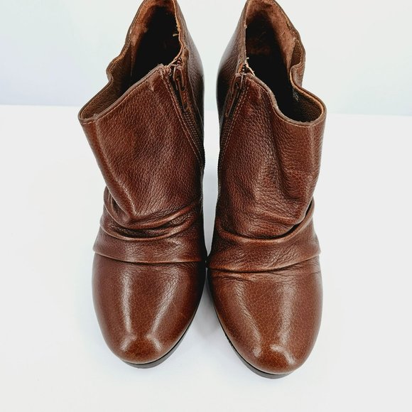 Matisse Ellie Heeled Ankle Booties 6 Brown Leather Side Zip Folded Slouch Front - Picture 5 of 13
